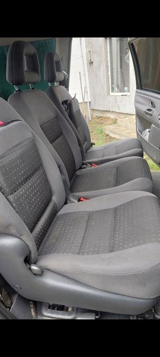 Vând Ford Galaxy,1.9 TDI,116 CP,din 2005,7 locuri.In stare bună, 2600