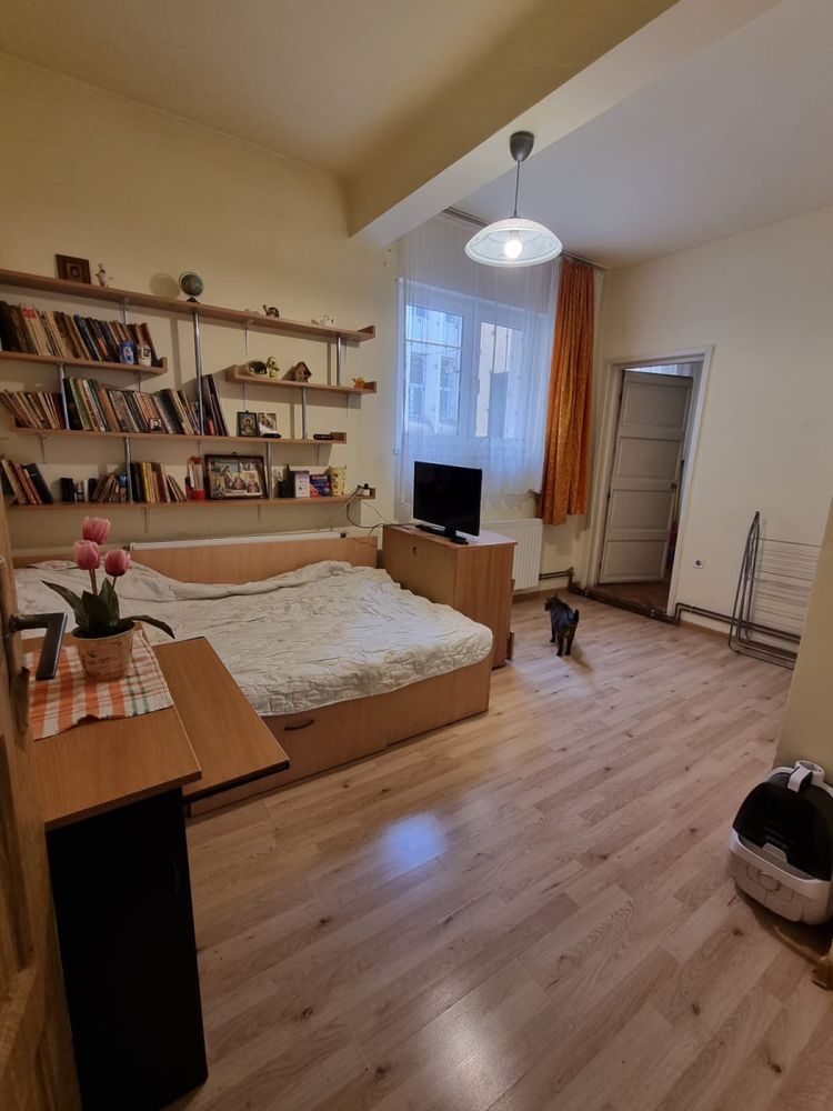 Apartament 3 Camere Zona Centrala Brasov • OLX.ro