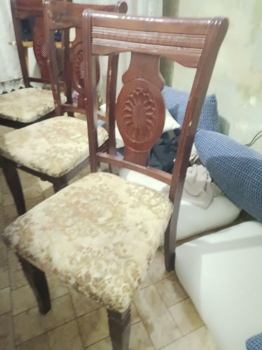 Продам гостевой стол со стульями
