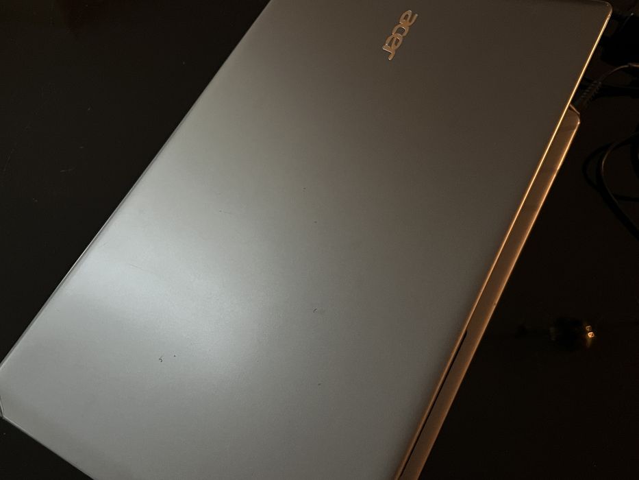 Лаптоп Acer Aspire E1-572G