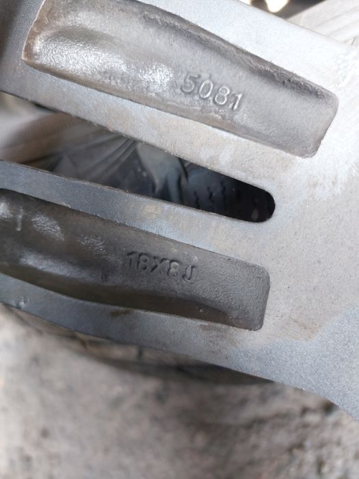 Продам диски р18 на BMW.