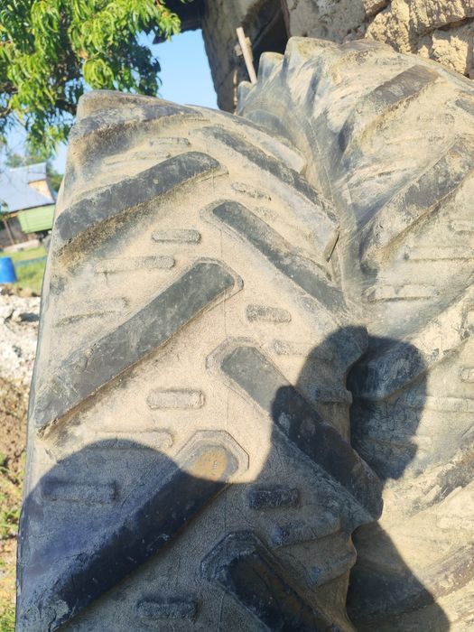 Vând două cauciucuri kleber radial dimensiune 16 . 9 R 38  (14-38)