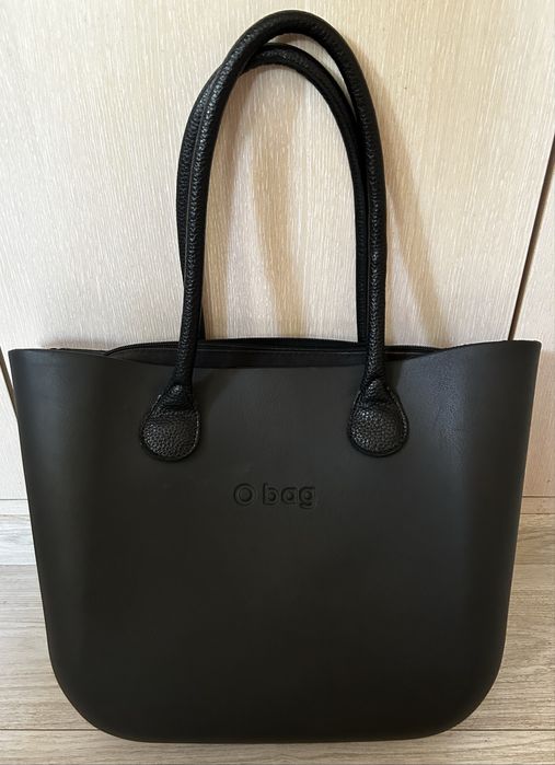 Чирна чанта на O bag