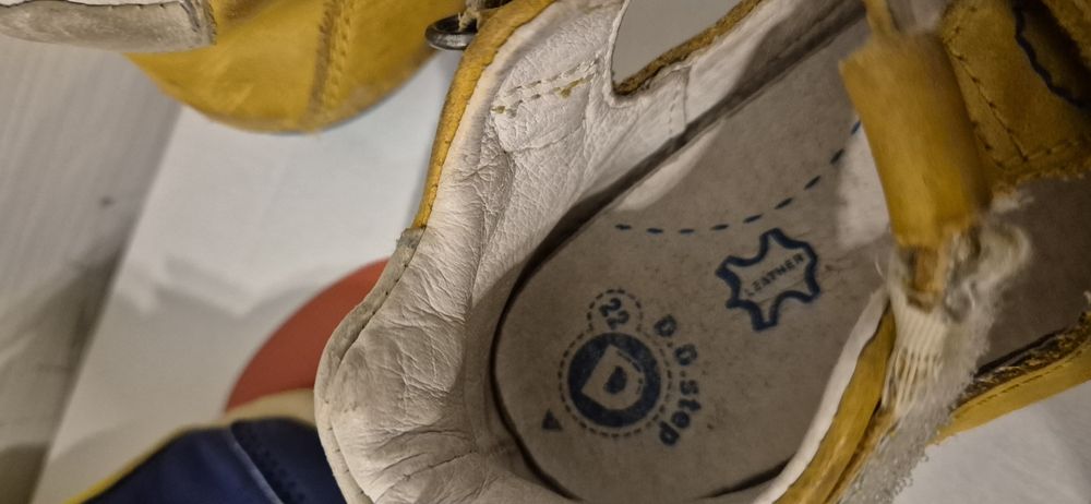 Детски обувки ,различни размери -22,23