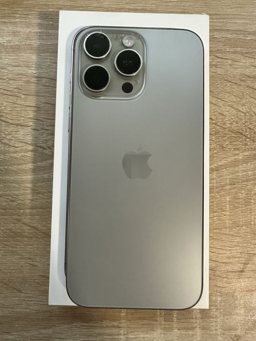 Iphone 16 pro max /Apple watch Ultra 2