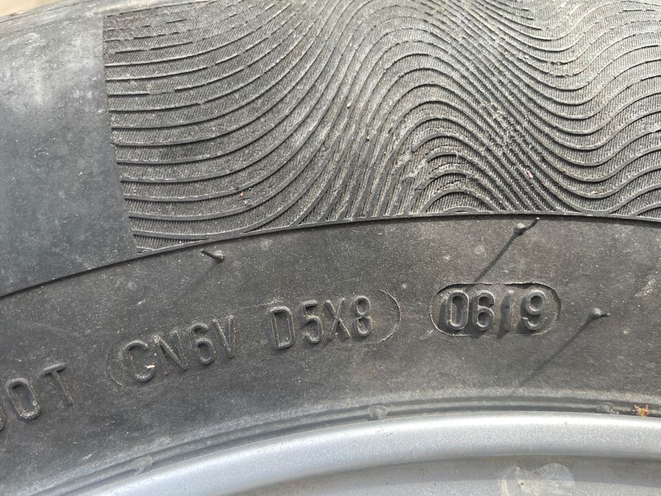 Continental Ultra Contact 195/65/15Premium Contact 215/65/16 dot19 3 броя