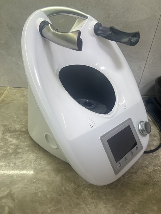 Продам Thermomix TM5