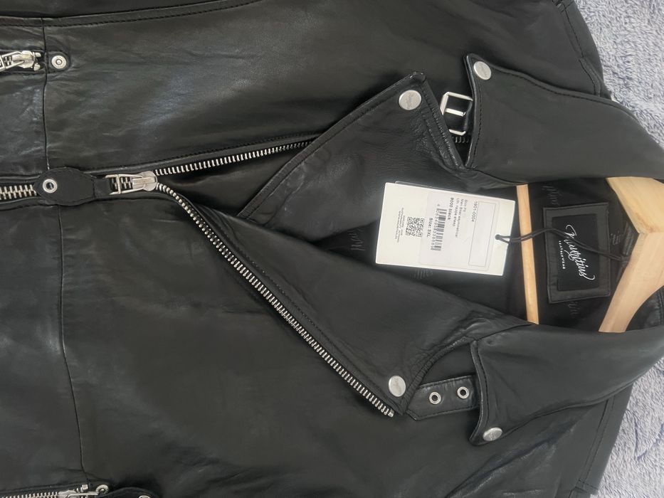 Vand geaca de piele “Mauritius” noua cu eticheta.  ,achizitionata  de pe www.aboutyou.ro