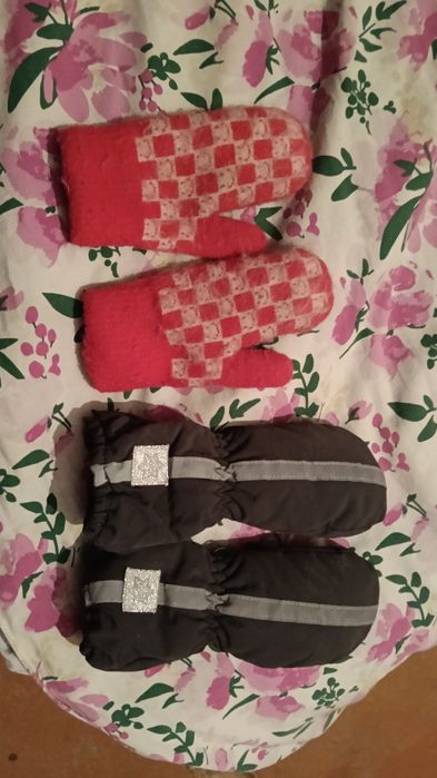 Отдам бесплатно варежки,носки