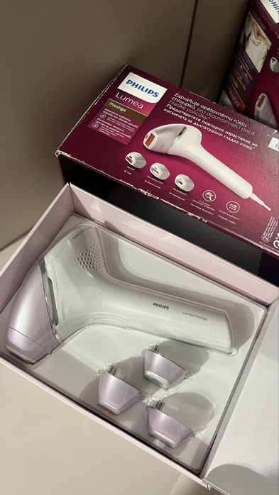 Фотоепилатор Philips Lumea Prestige
