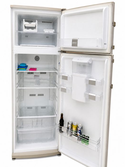 frigider BEKO în stare foarte bună 180x60