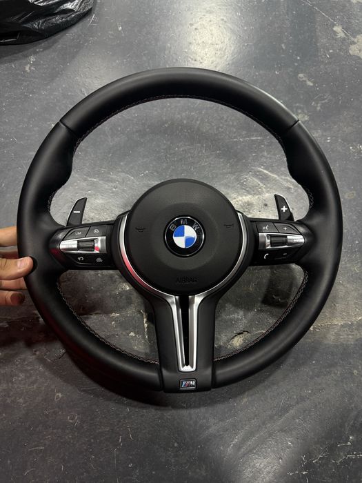 Bmw rul ideal holatda ftulka qoqilgan