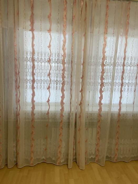Продам шторы розовые .