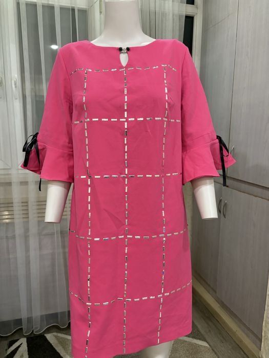 Продам нарядные платья