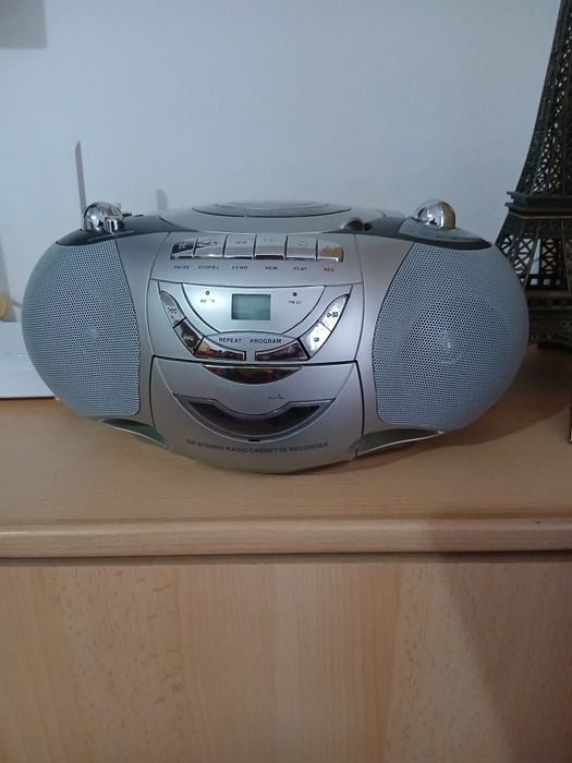 Cd si Radio funcțional