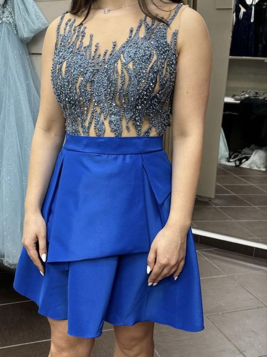 Елегантна дизайнерска рокля