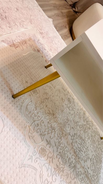 Журнальный столик