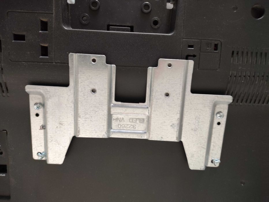 Телевизор Hitachi 32 на части