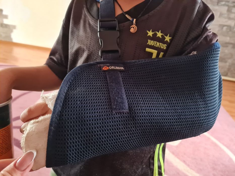 Продам лангетку  детская