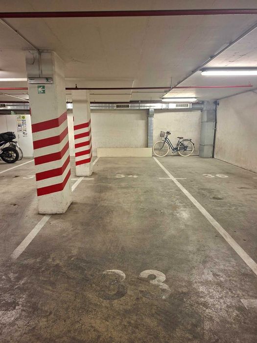 Двойно паркомясто до Фестивален комплекс