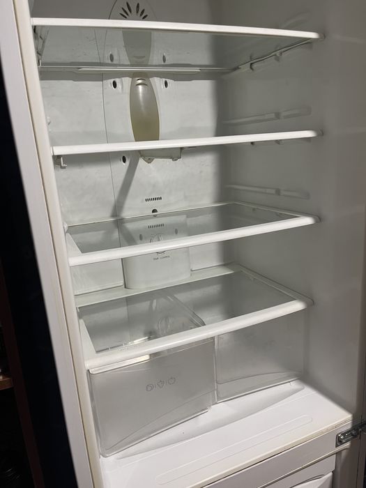 Продам рабочий холодильник