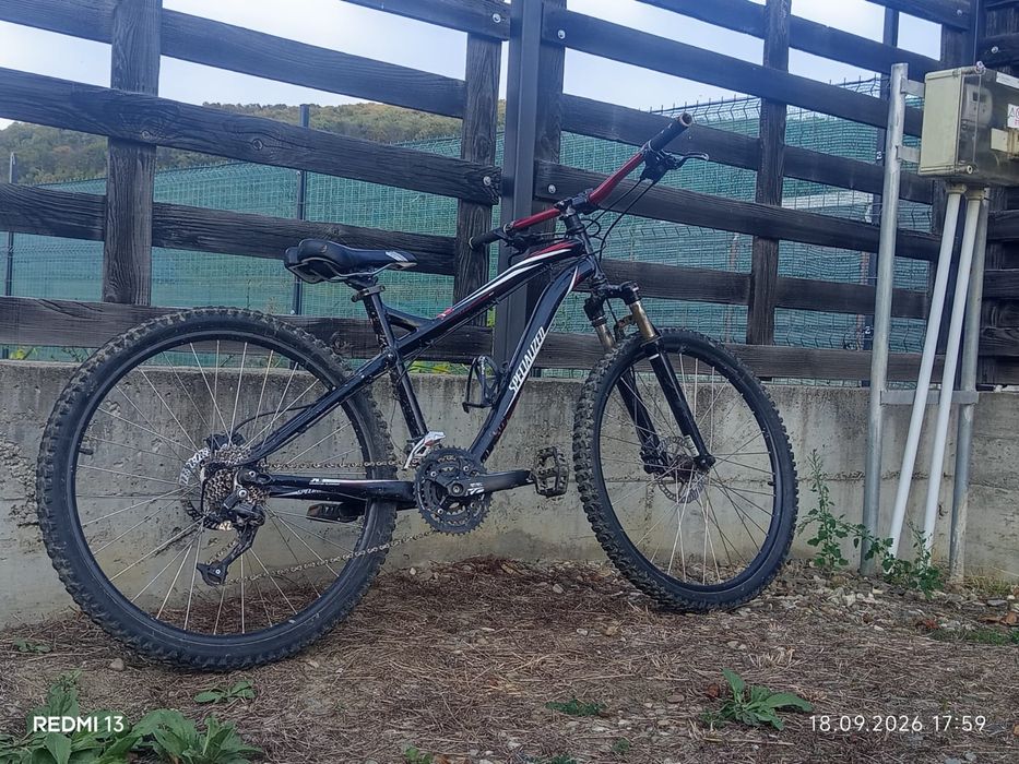 vând bicicleta specialized(CITIȚI DESCRIEREA)!!