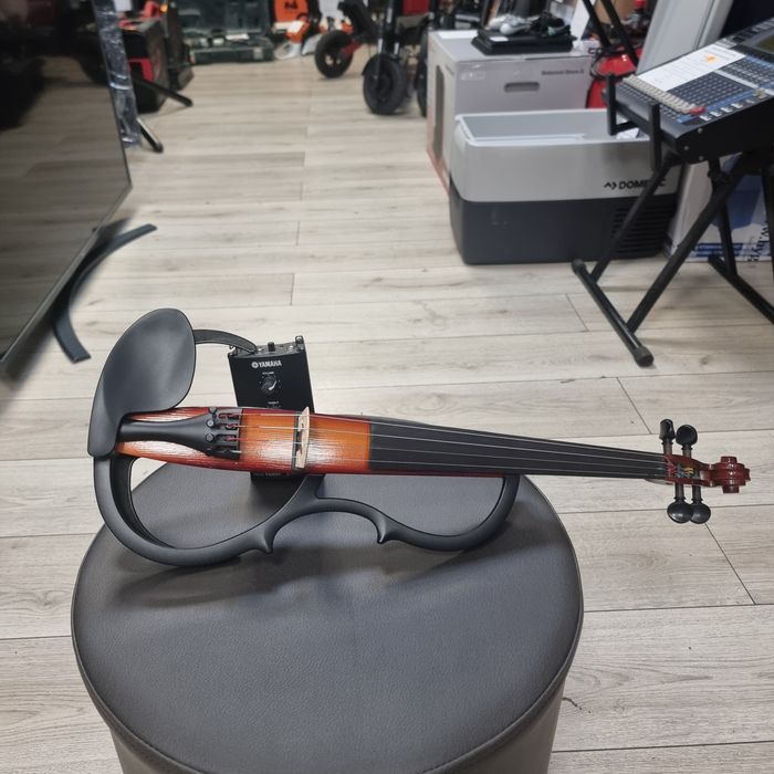 Amanet F28: Vioara electrica Yamaha SV 250