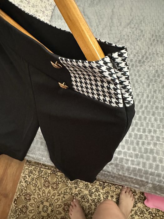 Продаются классические брюки.