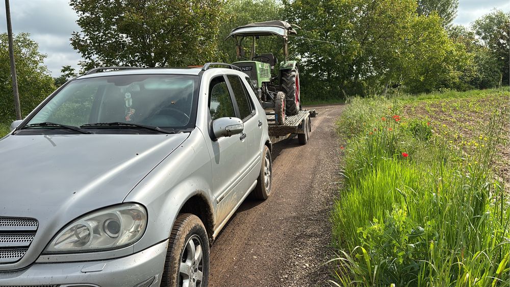 Tractari auto non stop autoturisme microbuze utilaje agricole