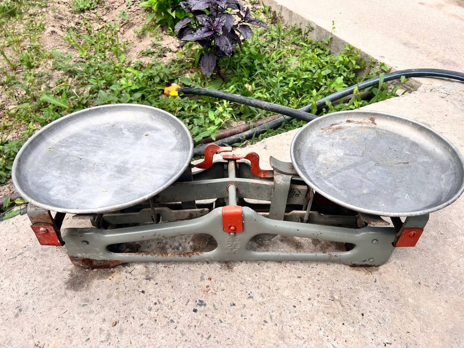 Продам торговые механические весы СССР (2 шт.)
Надёжные механические в