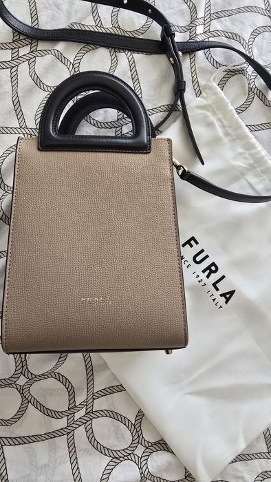 Чанта Furla в бежово и черно
