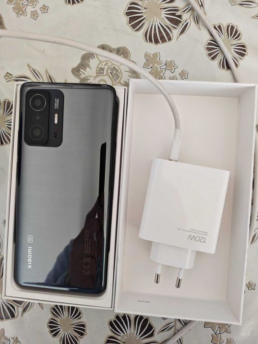 Xiaomi 11 T Pro със зарядно
