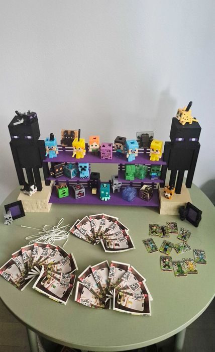 Set Minecraft Kinder Joy cu stativ
