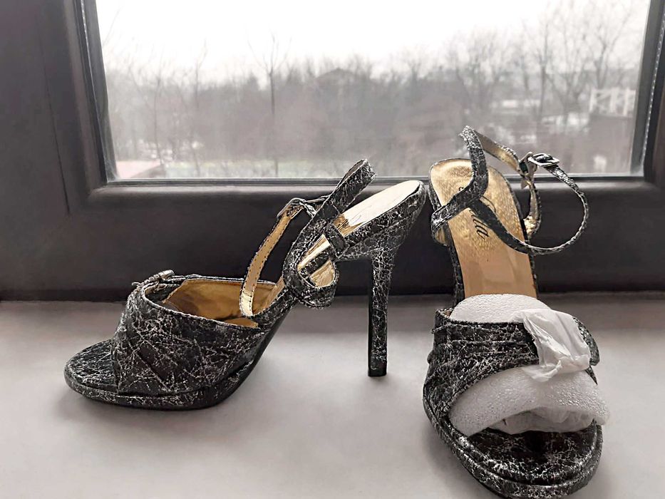 pantofi tip sandale noi marca rida negru cu gri elegante cu toc