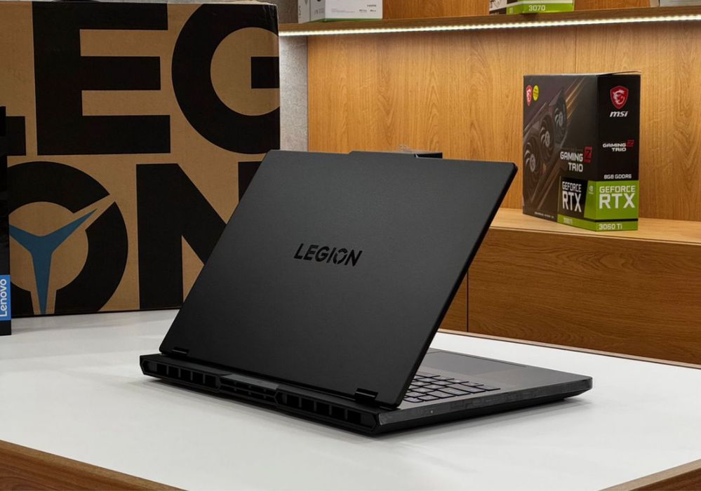 Lenovo Legion 5 Pro. i9. RTX 5070
