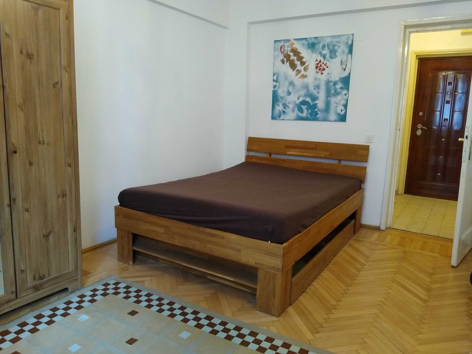Proprietar garsoniera decomandata 24mp Universitate et 1/8 fara risc seismic