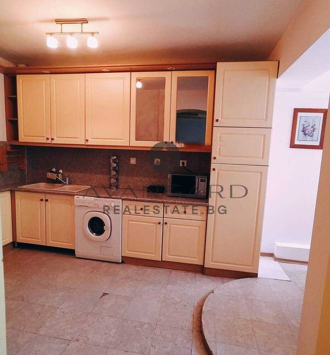 Продава се Тристаен апартамент в Пловдив, Тракия - 120 кв.м за 2057 €/кв.м - Снимка #3