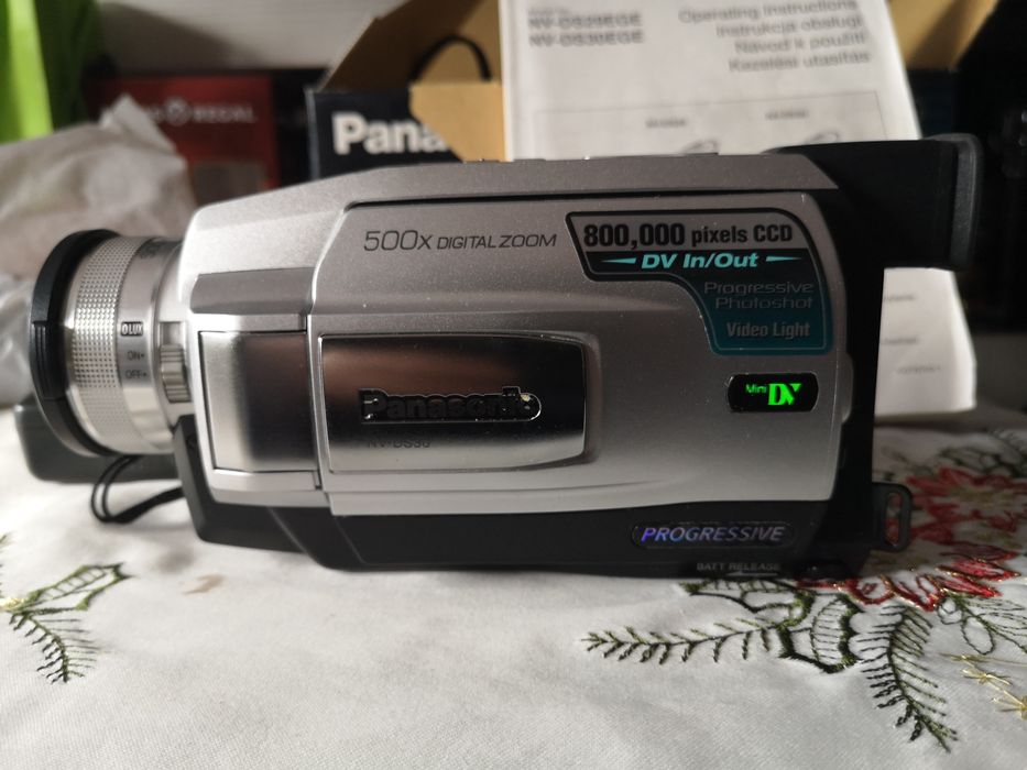 Видео камери MiniDV и VHS C