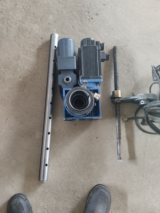 Наплавчьно расточьнаплавочный станок