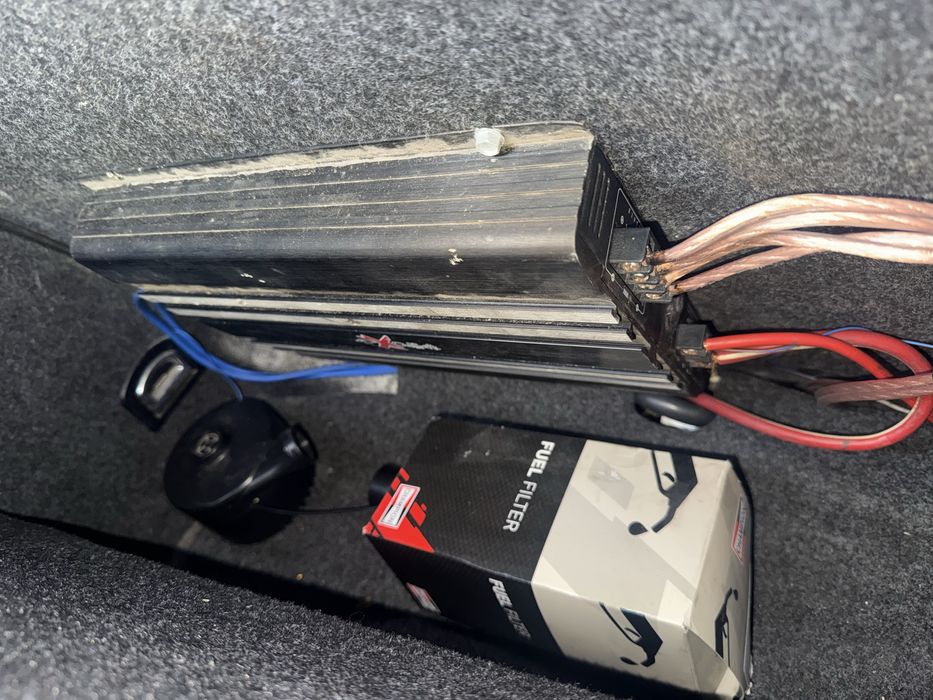 Бас каса и усилвател DEAF BONCE