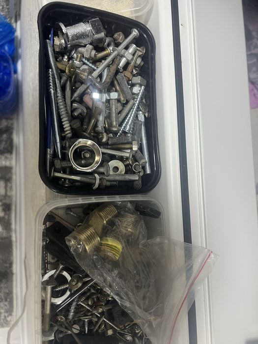 Розетки ,очень много запчасти новые и б/у ,остаток после ремонта