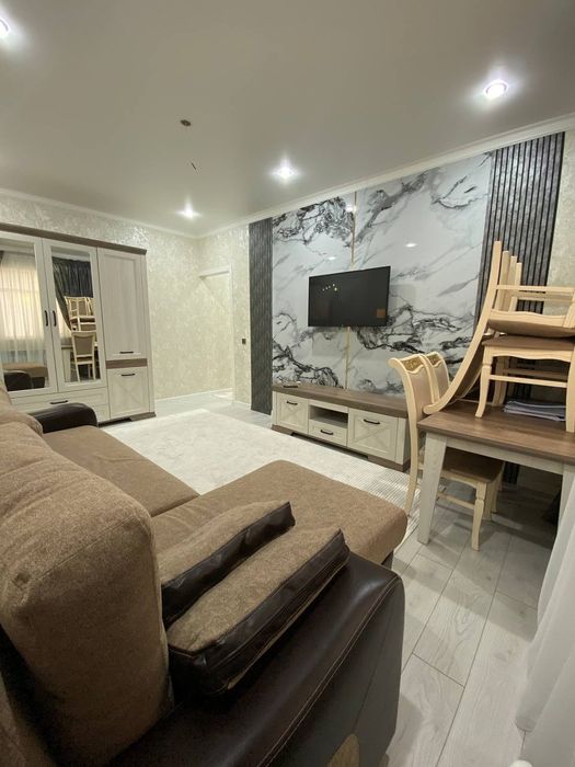 Өте таза, хош иісті пәтер жалға беріледі.