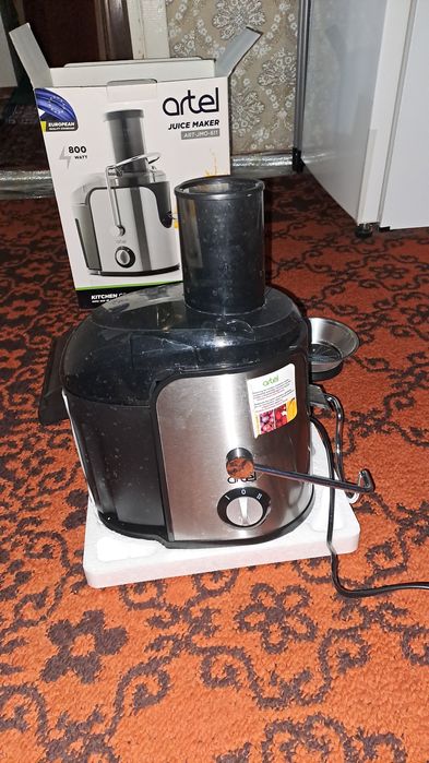 Соковыжималка сотилади