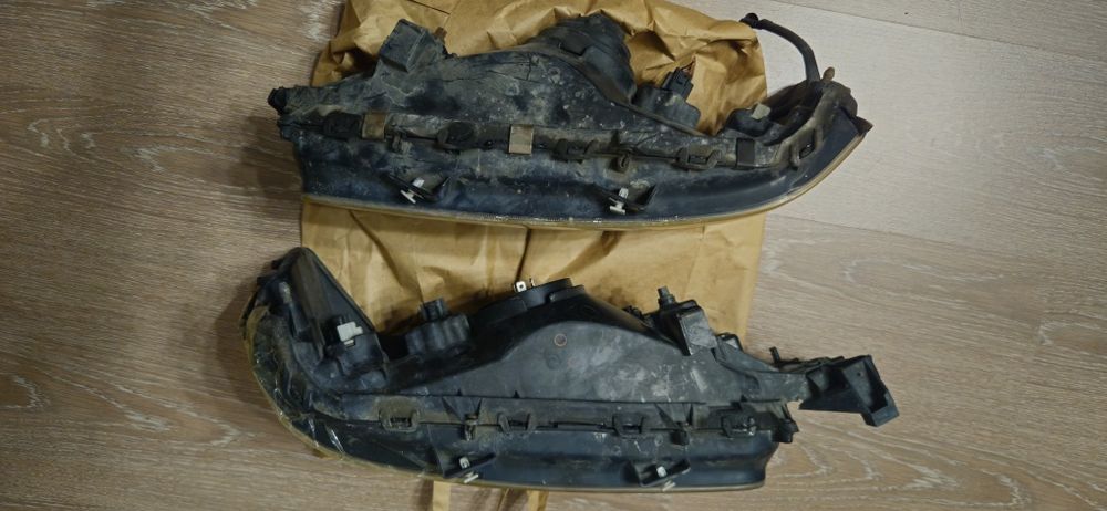 Фары Subaru Forester SG5 под ремонт