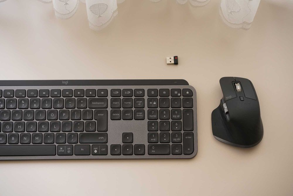 Logitech MX Keys & MX Master 3 Combo