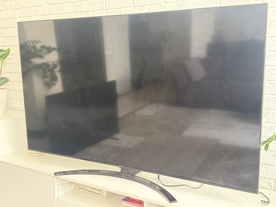Телевизор LG, сломанный