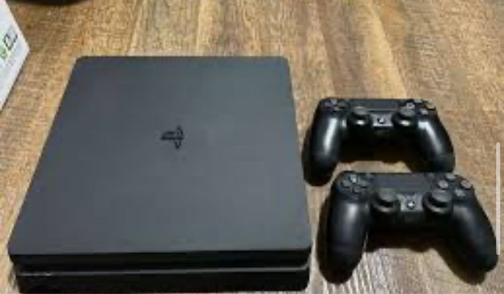 Playstation 4 slim