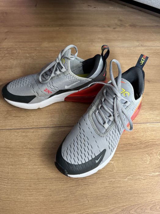 Nike Air Max 270 – mărime 38, stare bună