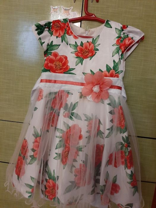 Деская нарядная платье