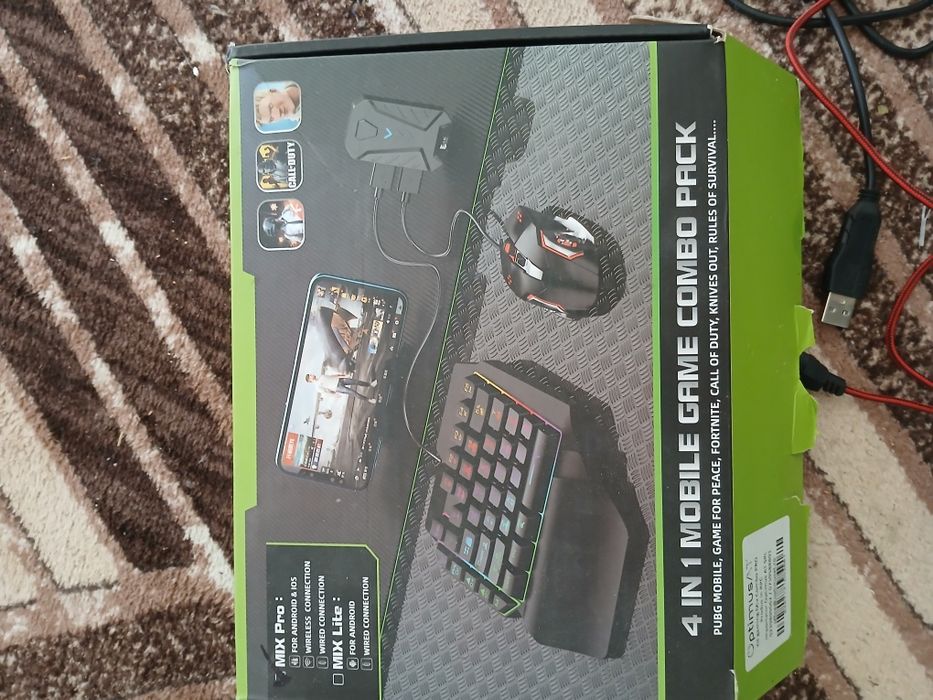 Vând tastatura pentru telefon aproape nouă